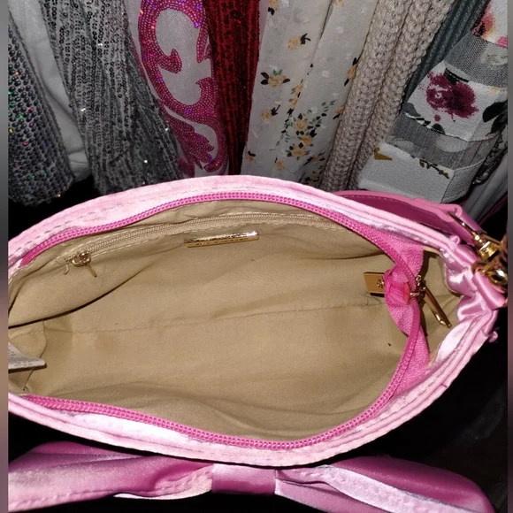NWOT Satin Pink Bow Crossbody Bag - Picture 4 of 4